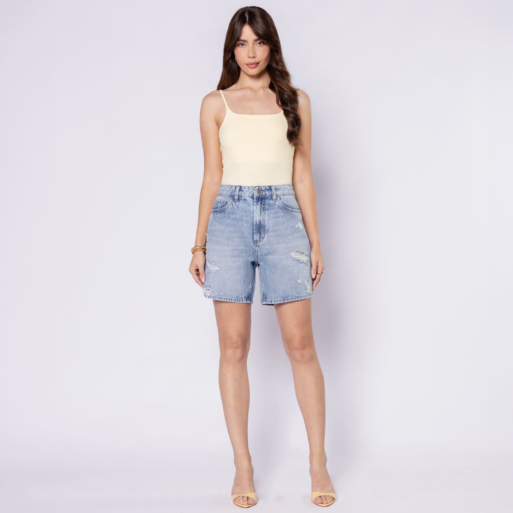 Bermuda Jeans Feminina Com Puídos Boby Blues Azul Claro