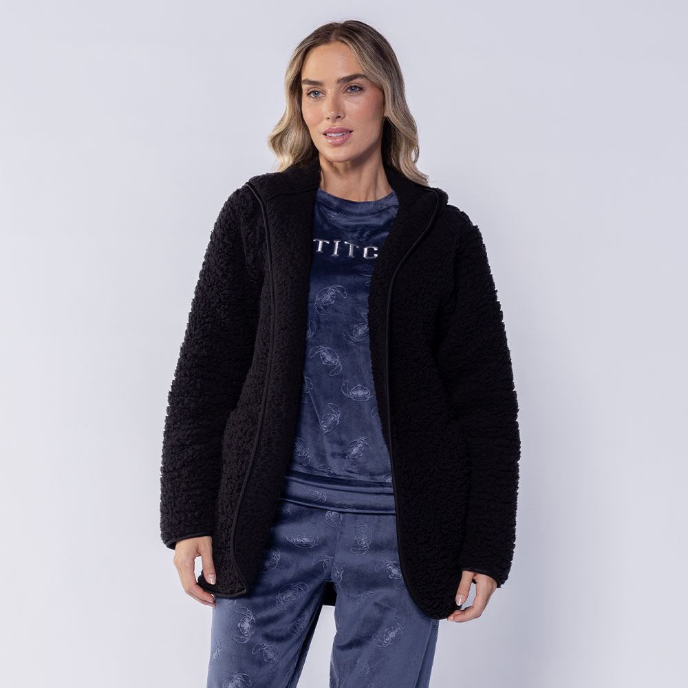 Casaco Feminino Peluciado Com Capuz Camila Moretti Preto