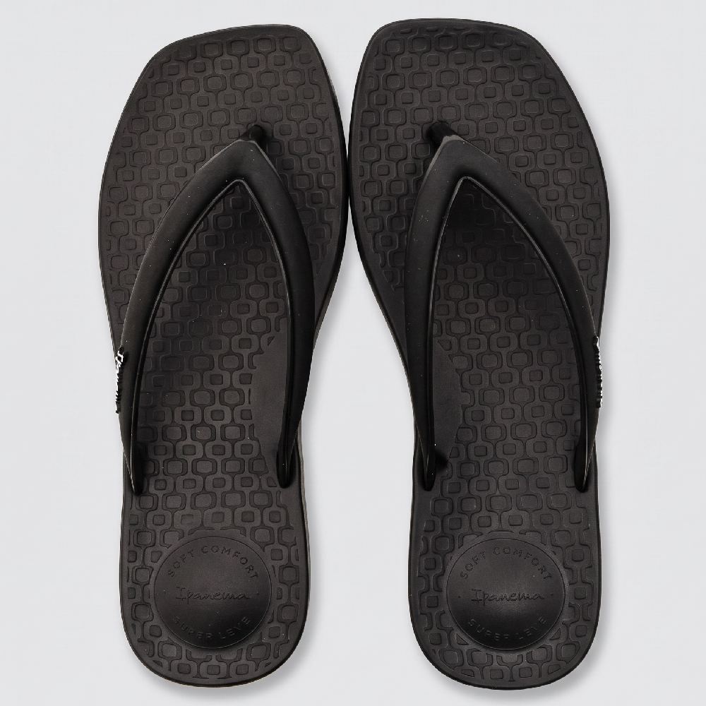 Chinelo Ipanema Feminino Pluma UP Preto/Preto/Branco