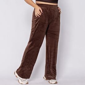 Calça Feminina Plus Size Em Plush Scream Marrom