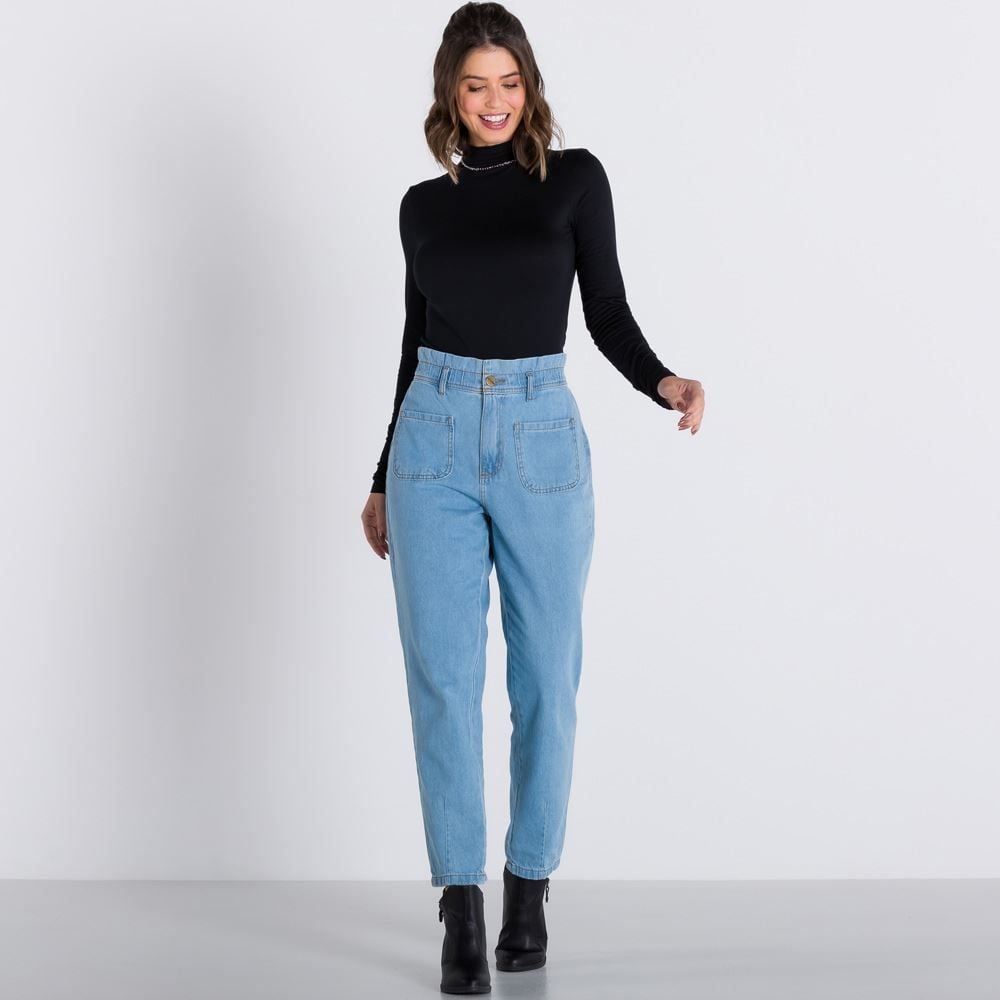 Menor preço em Calça Jeans Mom com Bolsos Diferenciados Boby Blues Blue Claro