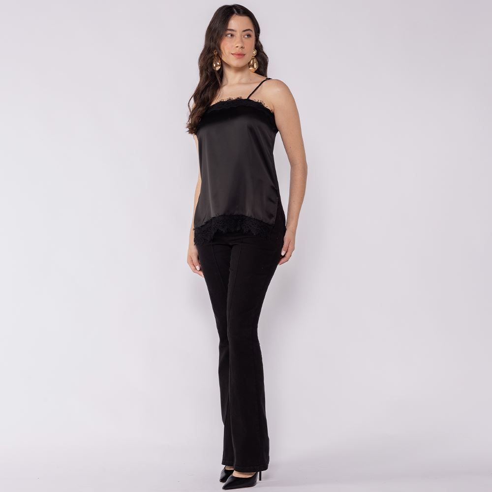 Calça Feminina Em Sarja Flare Patricia Foster