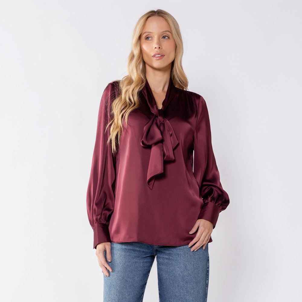 Camisa Feminina De Cetim Com Gola Laço Patricia Foster