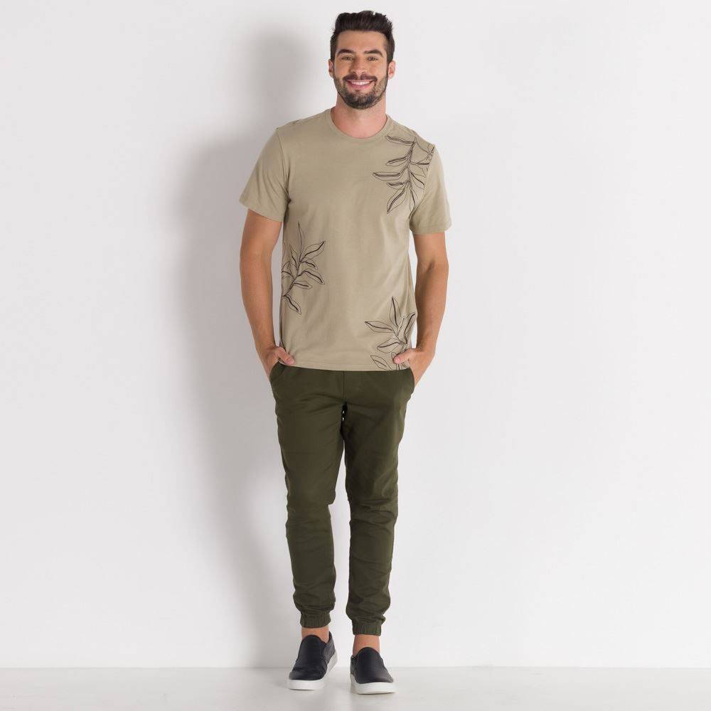 Camiseta com Bordado de Folhas Thing