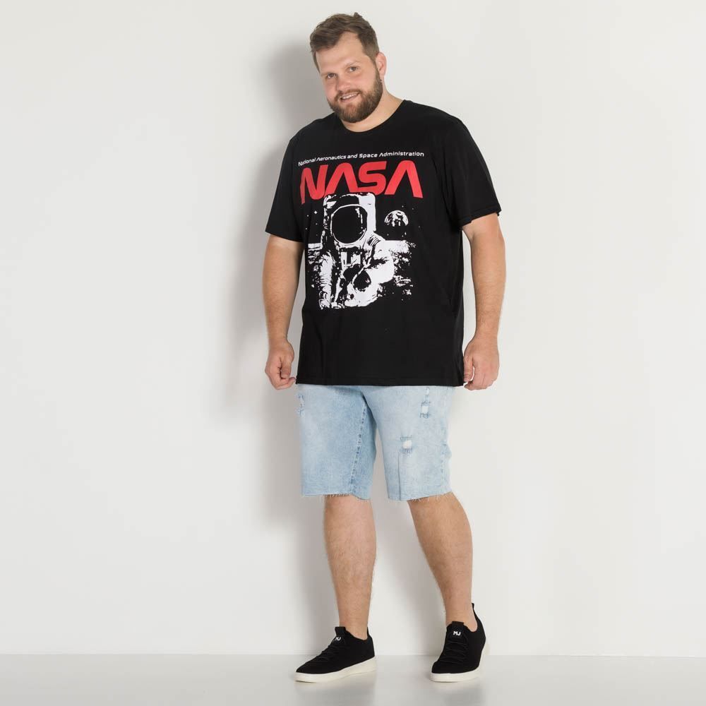 Camiseta Plus Size Nasa Astronauta BandUP