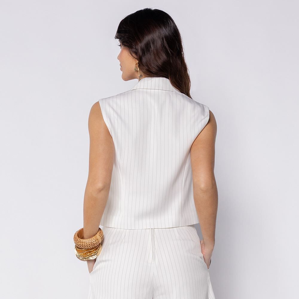 Colete Feminino Risca De Giz Com Lapela Patricia Foster