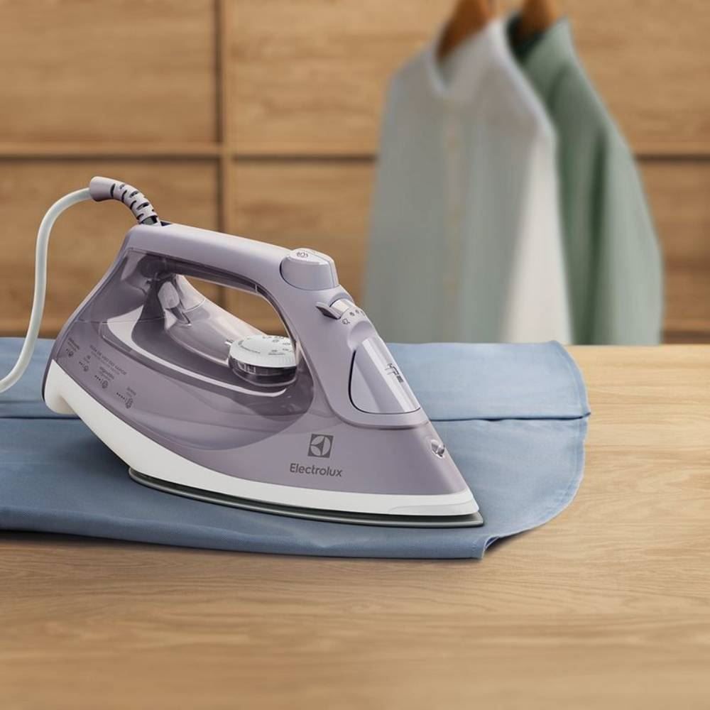 Ferro de Passar a Vapor e a Seco Electrolux Lavanda Experience ESI50