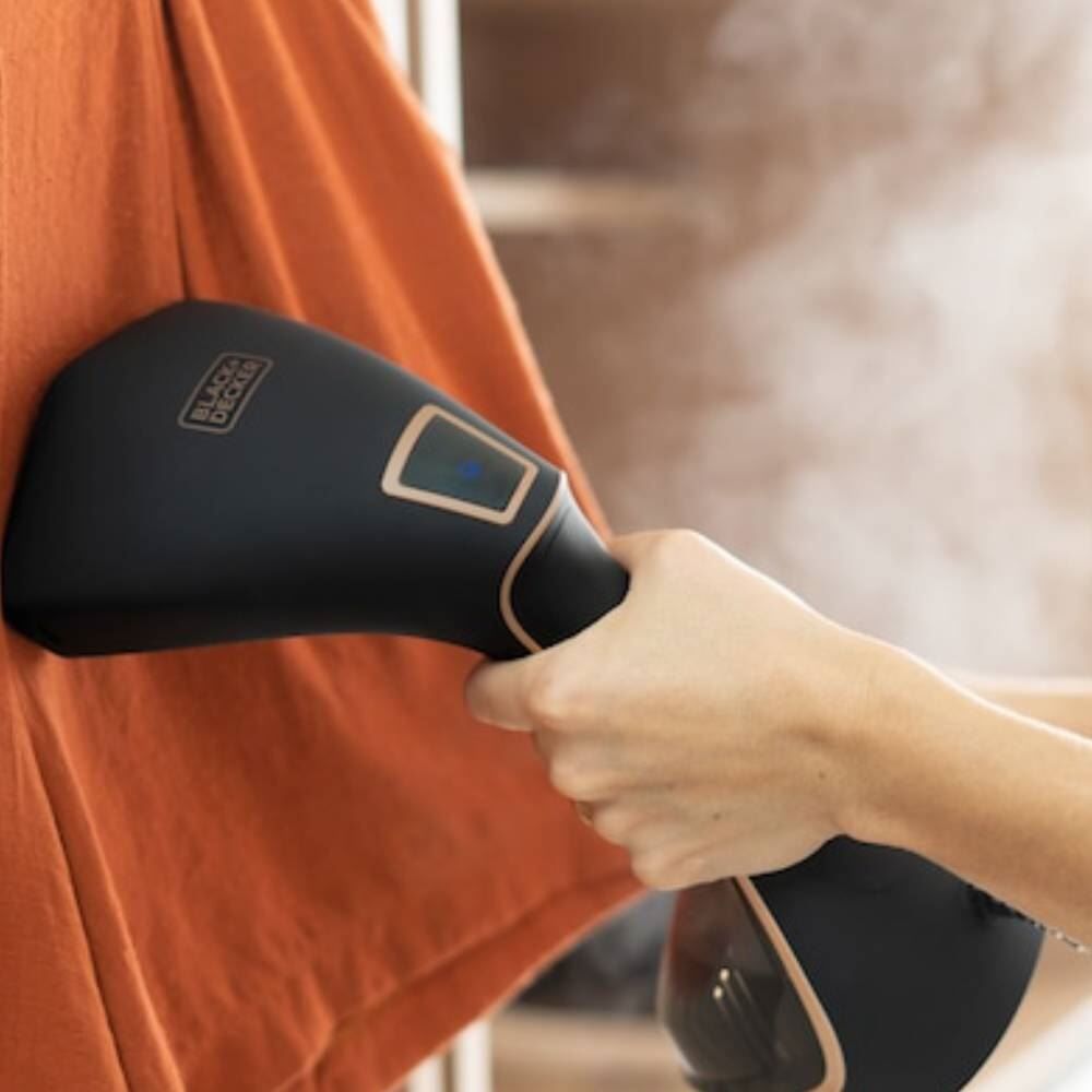 Passadeira A Vapor Portátil Black And Decker BDV2200
