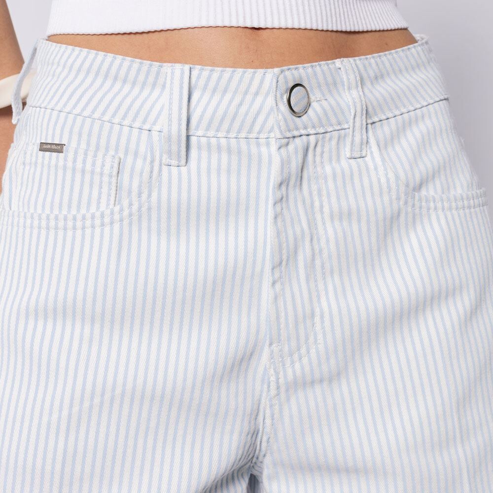 Short Feminino Em Sarja Boby Blues