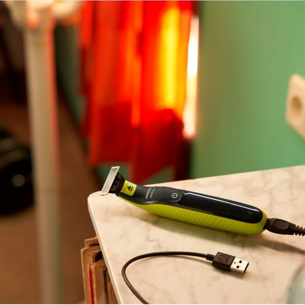 Aparador De Pelos Philips Oneblade Qp2724/10 - Bivolt