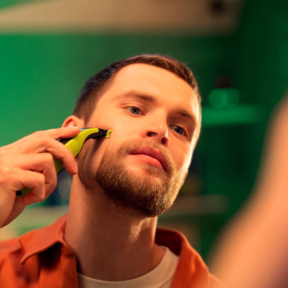 Aparador De Pelos Philips Oneblade Qp2724/10 - Bivolt