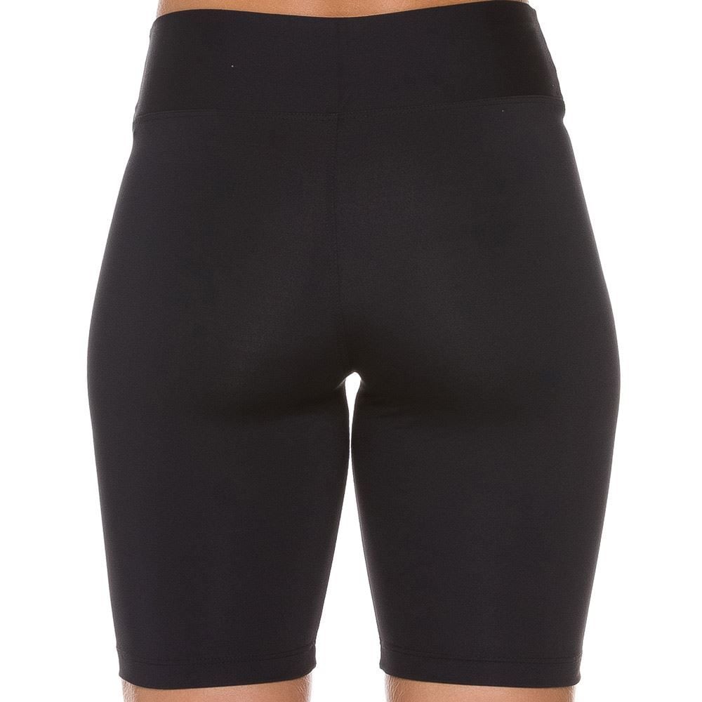 Bermuda Básica em Poliamida Scream