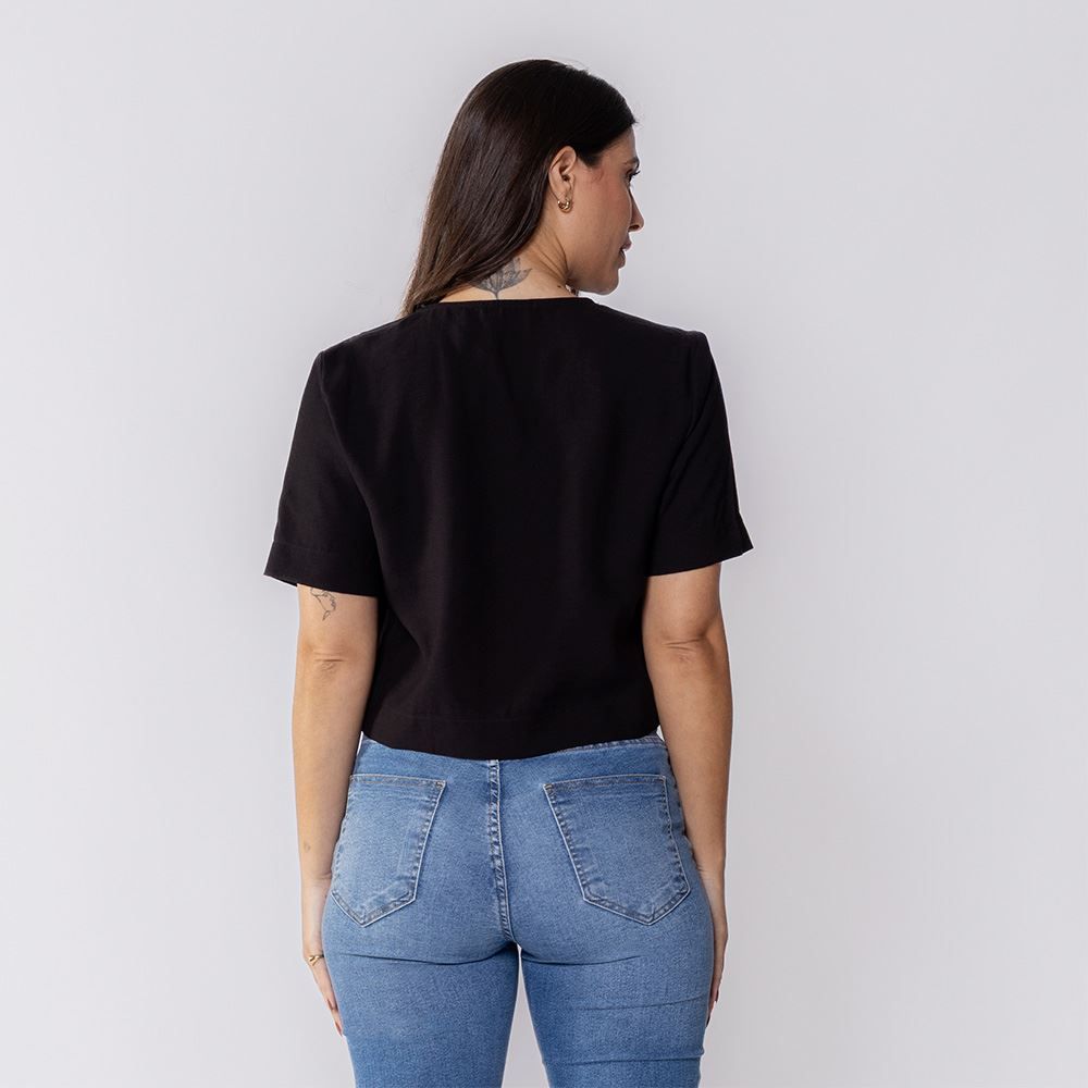 Blusa Feminina Com Botões E Decote V Patricia Foster