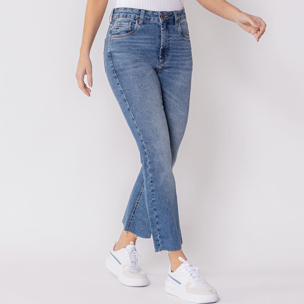 Calça Jeans Feminina Flare Cropped Boby Blues