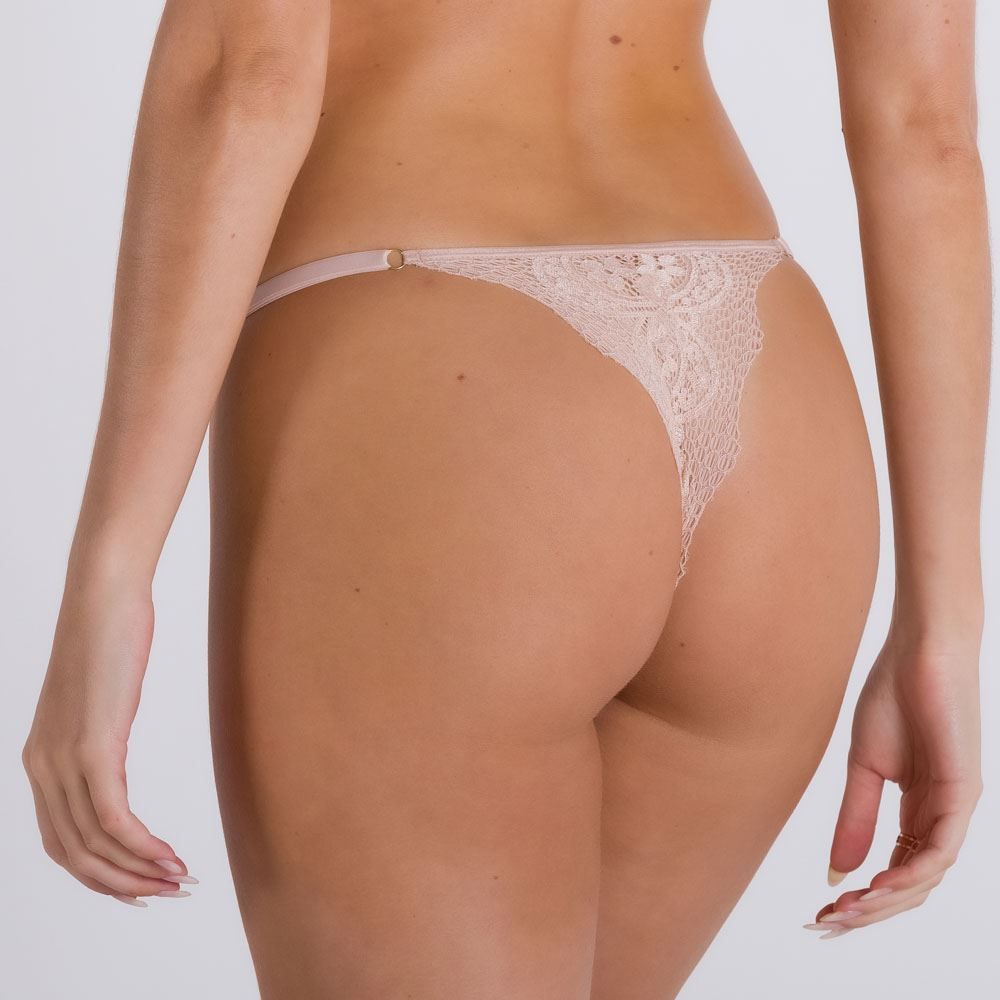 Calcinha String em Renda Holla