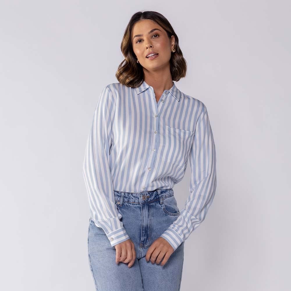 Camisa Feminina Listrada com Bolso Patricia Foster