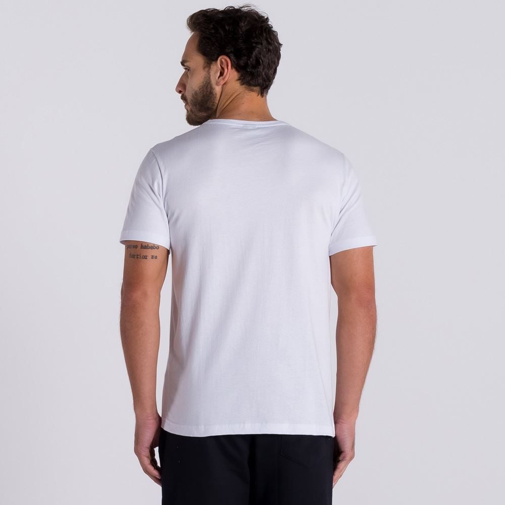 Camiseta com Detalhe Neon Colisão