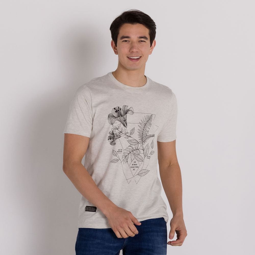 Camiseta com Estampa Floral Thing