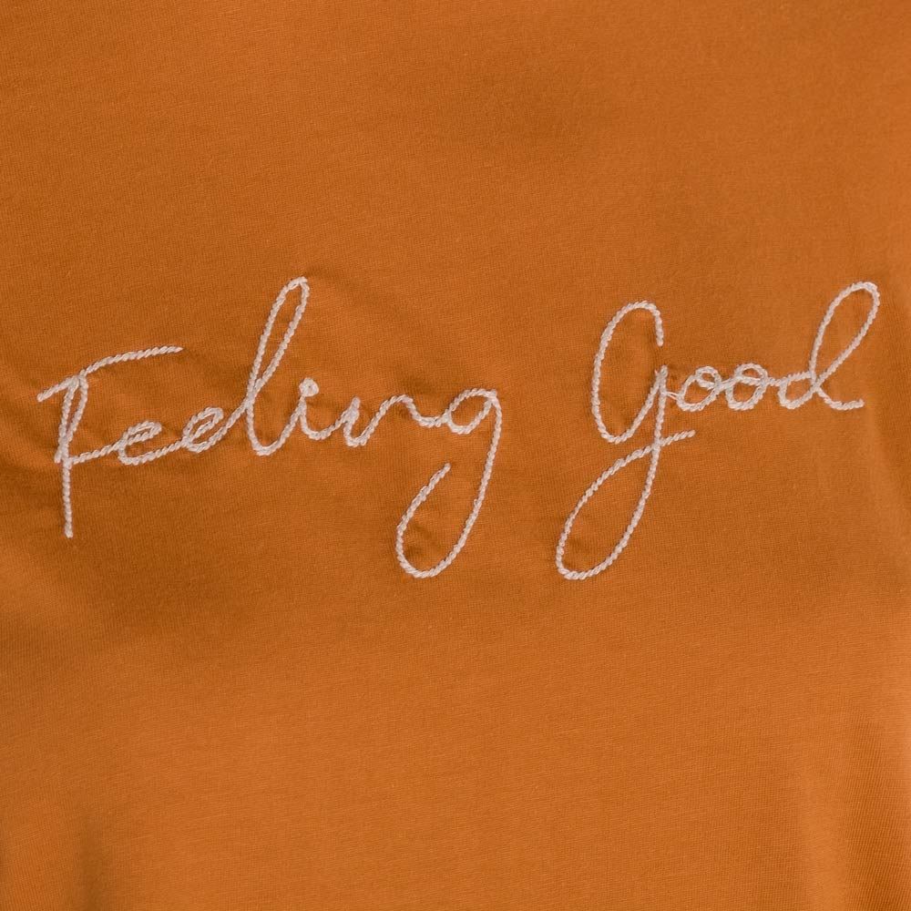 Camiseta com Frase Bordada Patrícia Foster