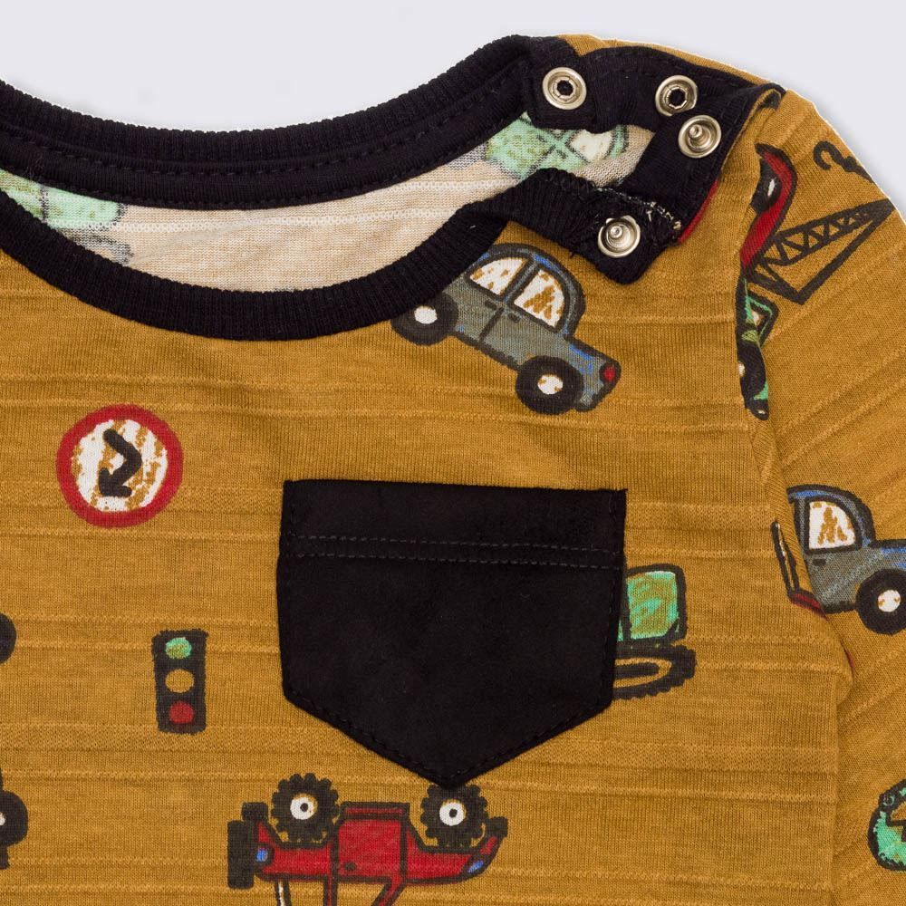 Camiseta de Bebê com Bolso Carros Yoyo Baby