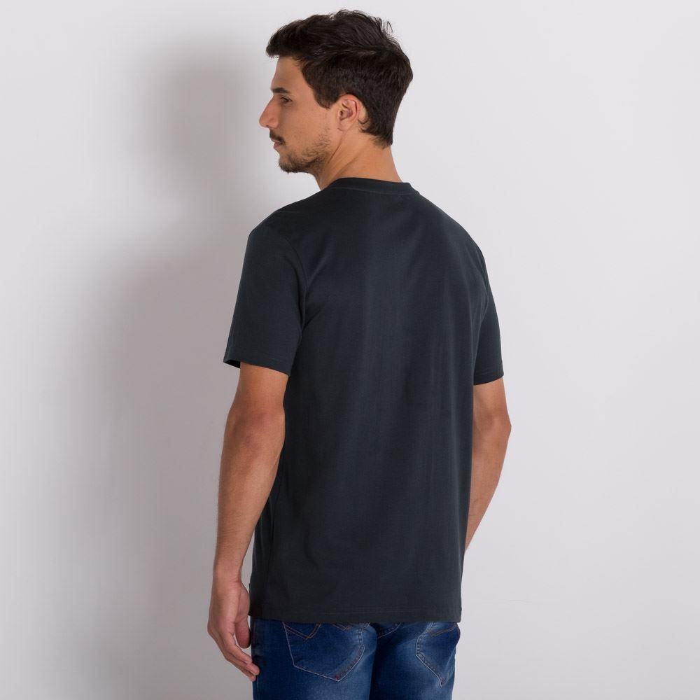 Camiseta Legacy com Estampa que Brilha Colisão