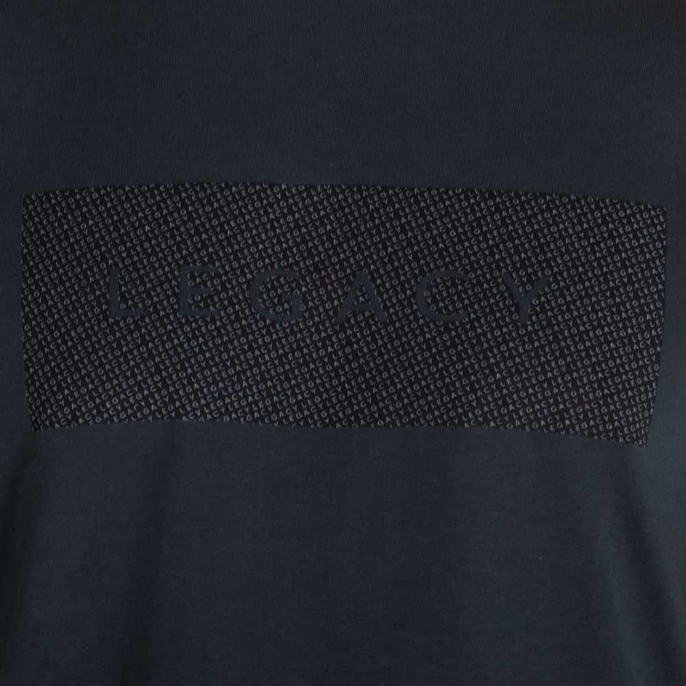 Camiseta Legacy com Estampa que Brilha Colisão