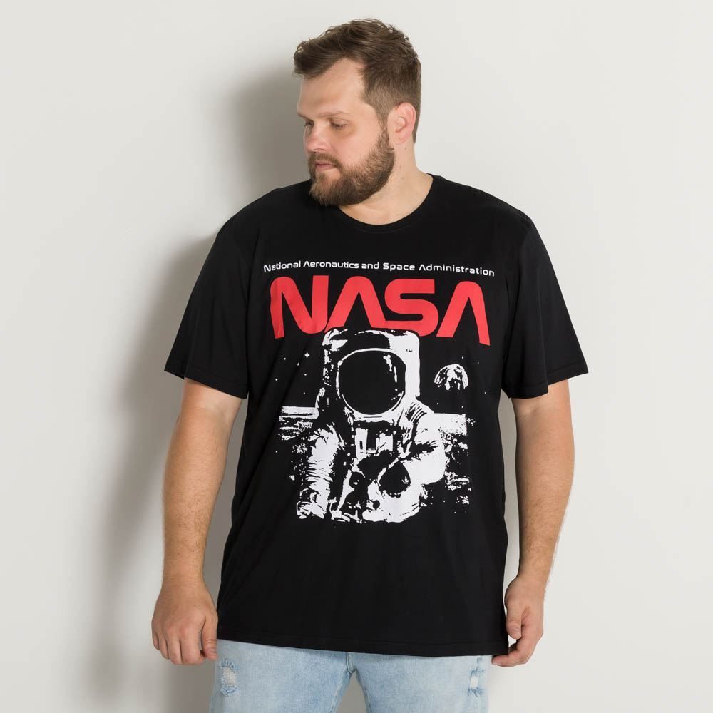 Camiseta Plus Size Nasa Astronauta BandUP