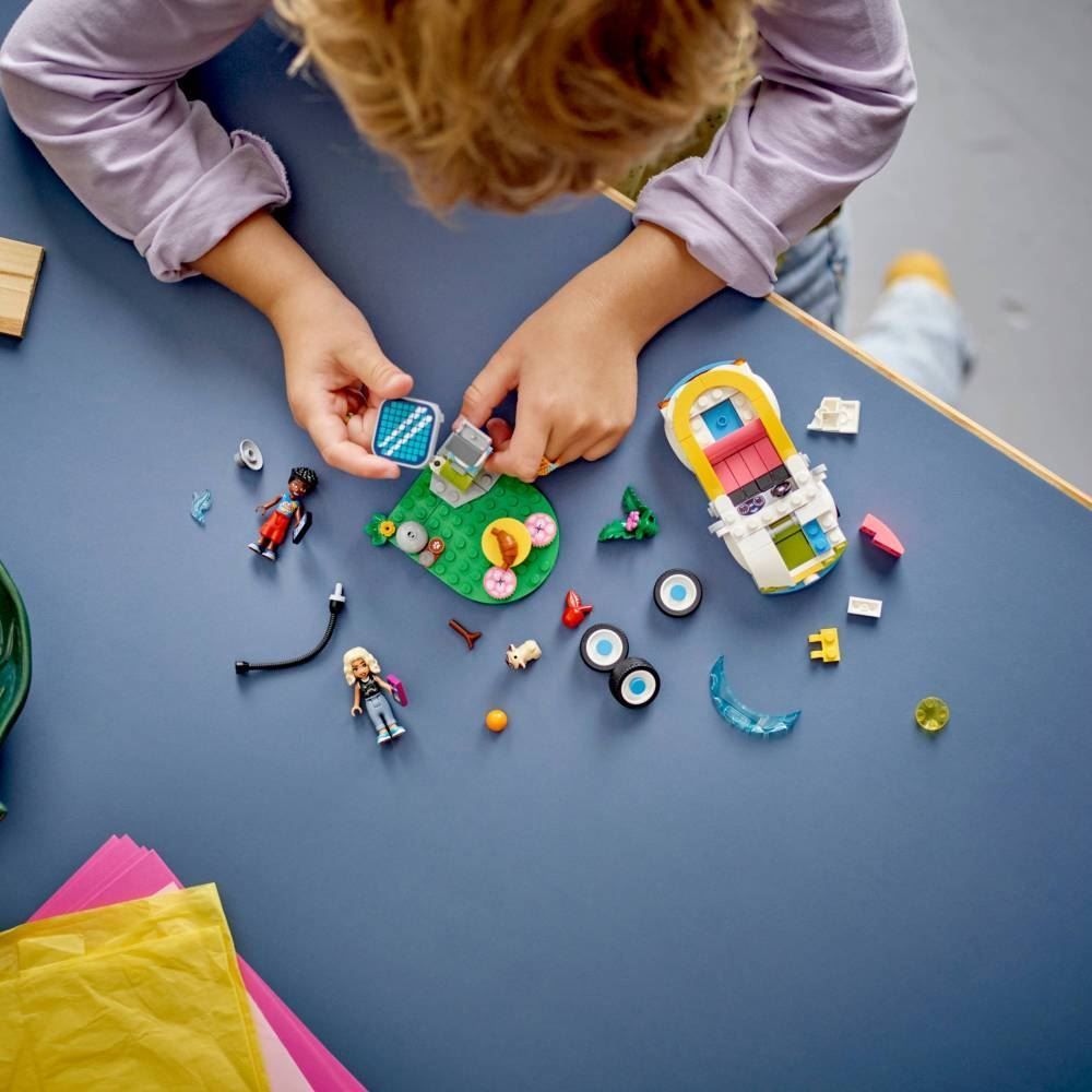 Carro Elétrico E Carregador Friends Lego - 42609