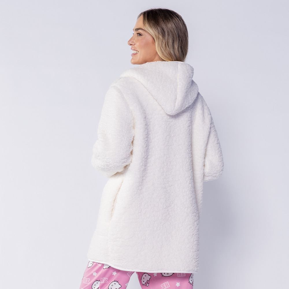 Casaco Feminino Peluciado Com Capuz Camila Moretti
