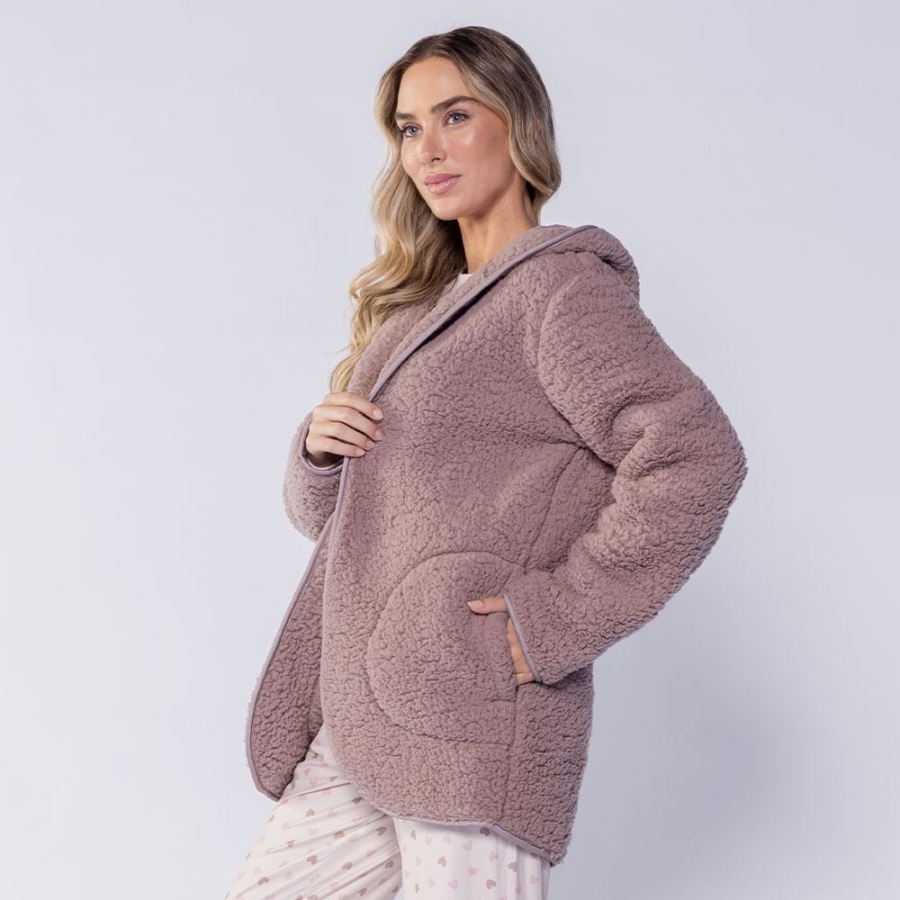 Casaco Feminino Peluciado Com Capuz Camila Moretti