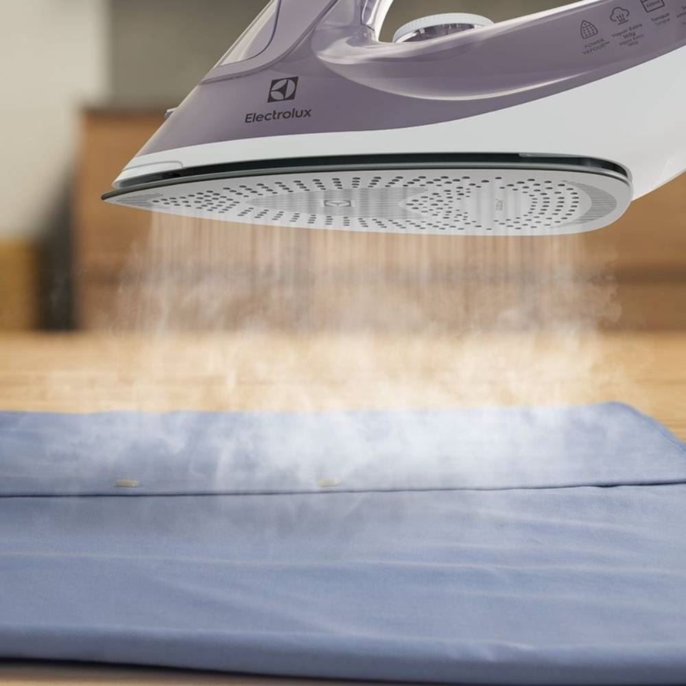 Ferro de Passar a Vapor e a Seco Electrolux Lavanda Experience ESI50