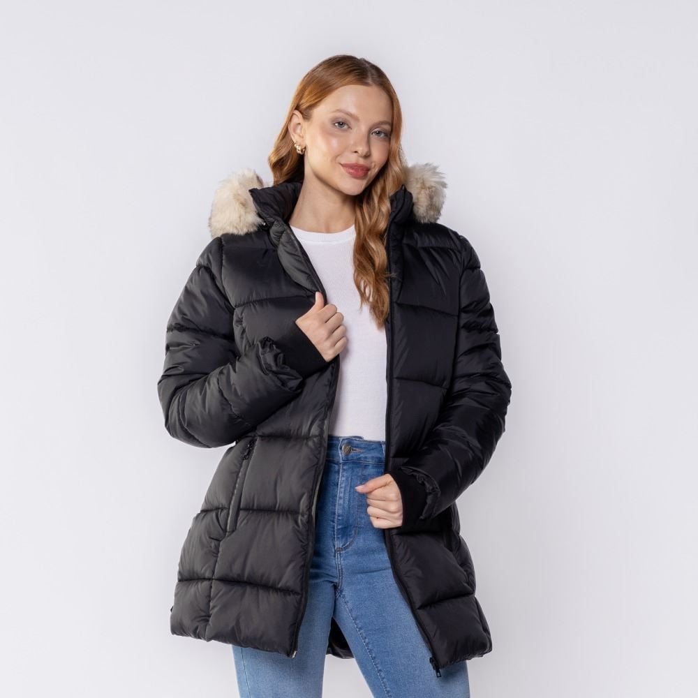 Jaqueta Feminina Alongada Com Pelo No Capuz Patricia Foster