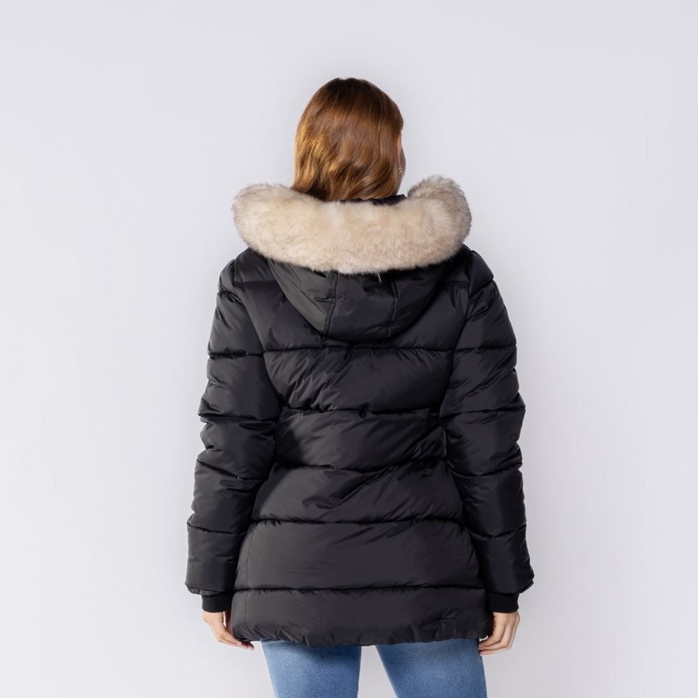 Jaqueta Feminina Alongada Com Pelo No Capuz Patricia Foster