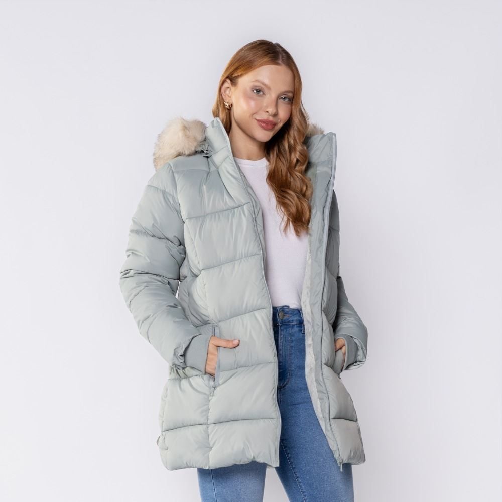 Jaqueta Feminina Alongada Com Pelo No Capuz Patricia Foster