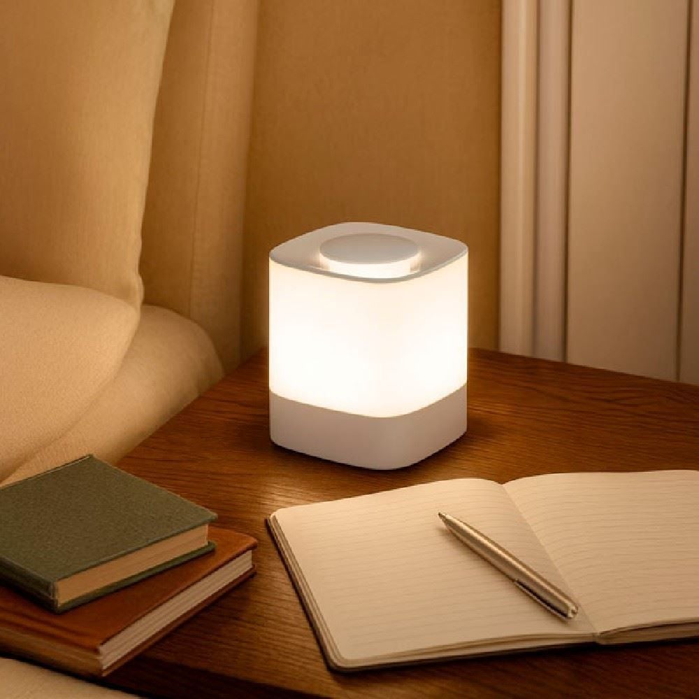 Luminária de Mesa Led Taschibra Cube On Tw 5W Cor Ajustável