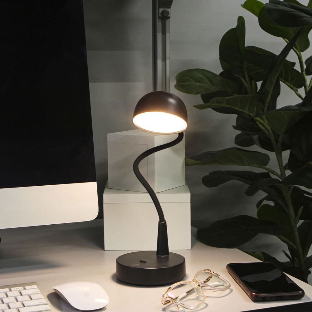Luminaria De Mesa Led Taschibra Cup Preta Recarregavel Usb
