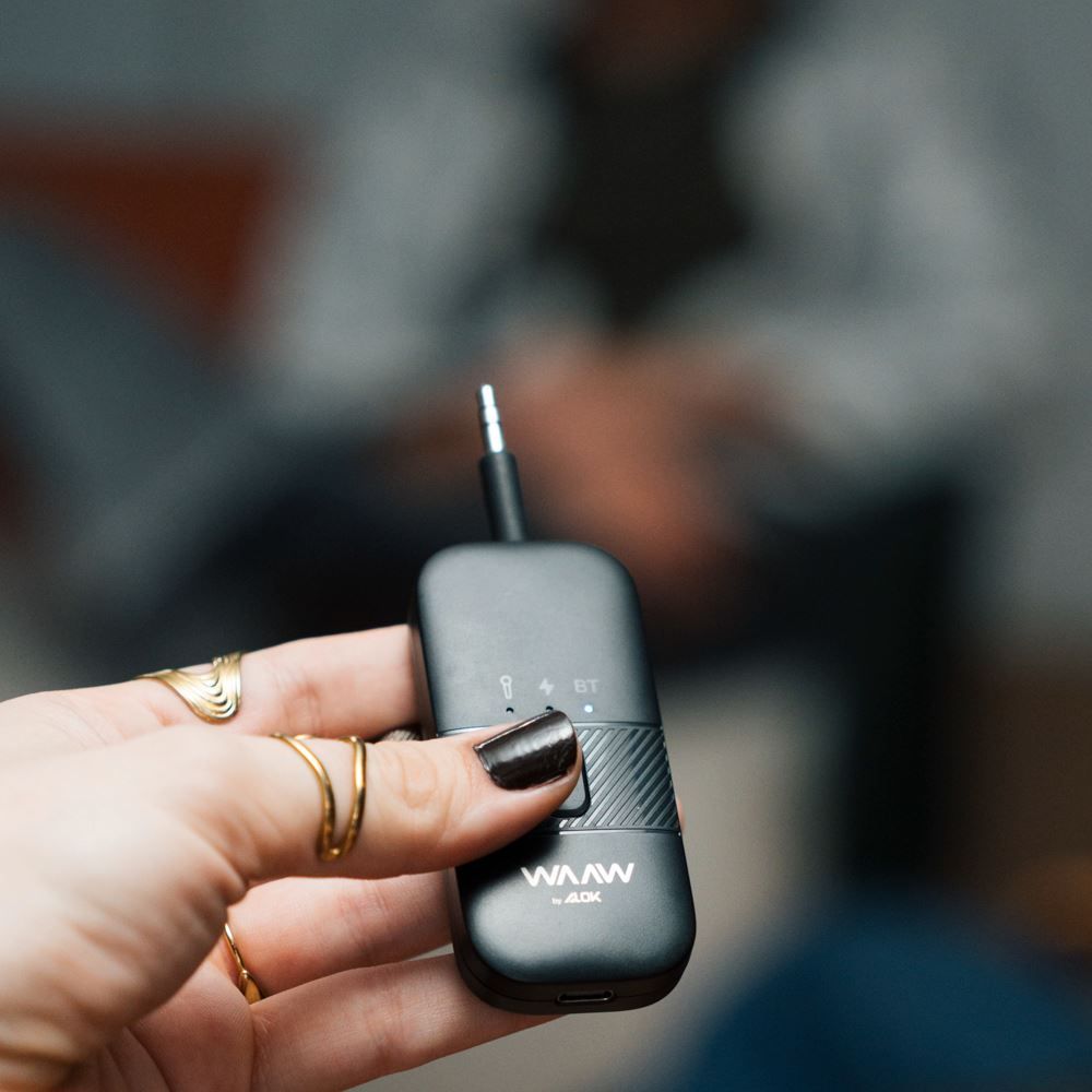 Microfone Wireless Bivolt Waaw Vocal 100 Pro Recarregável