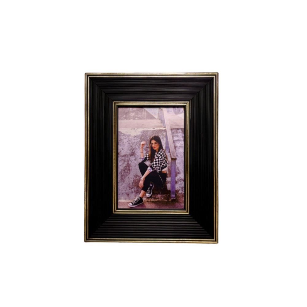 Porta Retrato Madeira 10X15cm Bw Quadros - Preto e Dourado