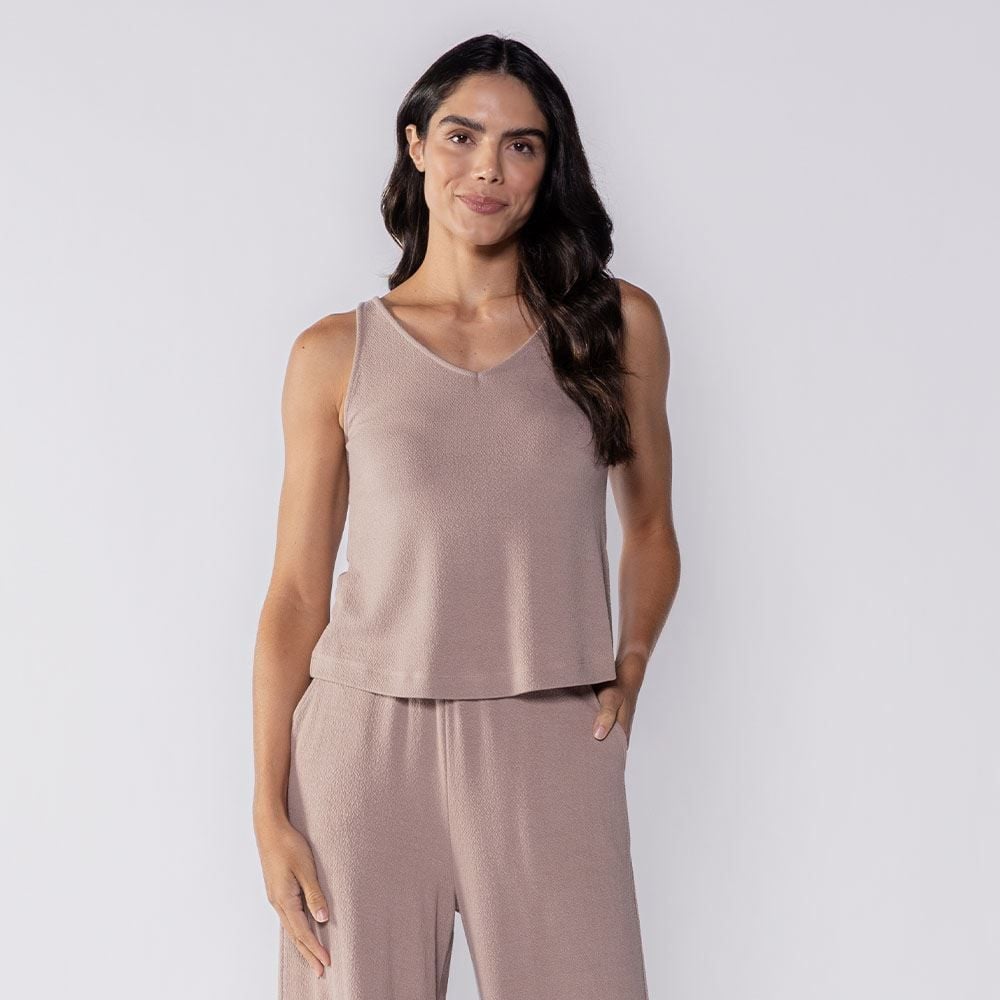 Regata Feminina Com Decote V Patricia Foster