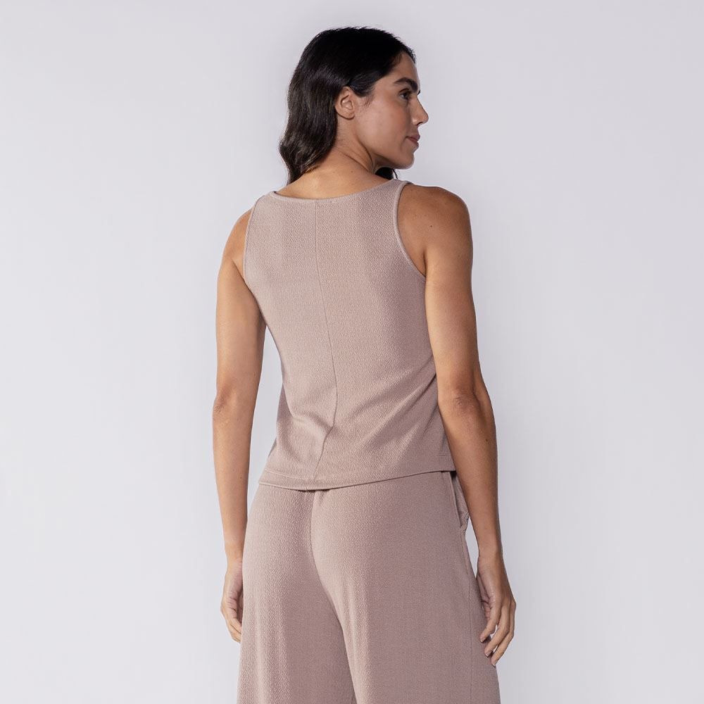 Regata Feminina Com Decote V Patricia Foster