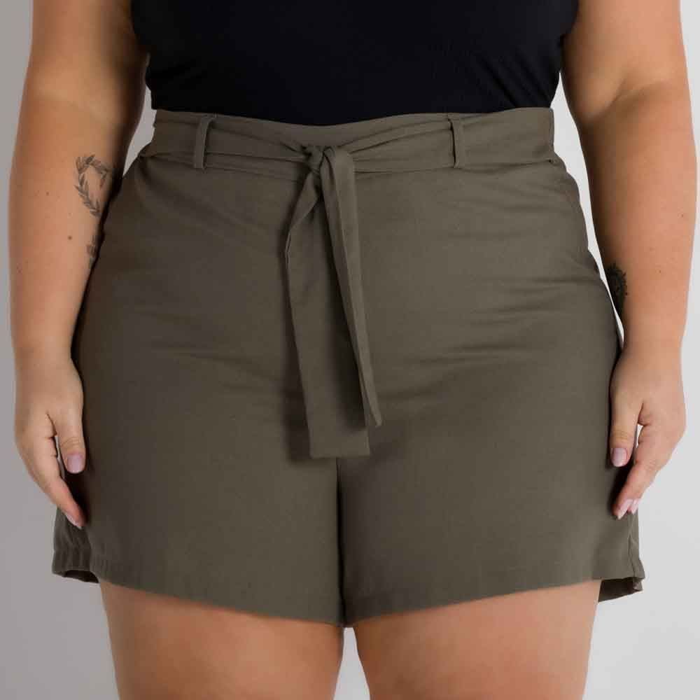 Shorts com Amarração de Linho Plus Size Patricia Foster Mais