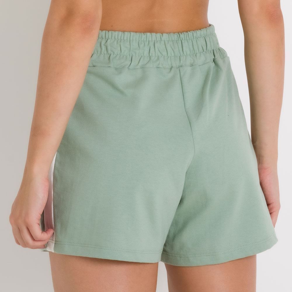 Shorts Feminino com Recorte Lateral Patricia Foster