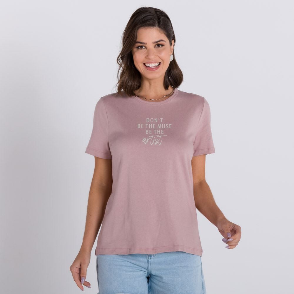 T-Shirt com Escrita Frontal Patricia Foster