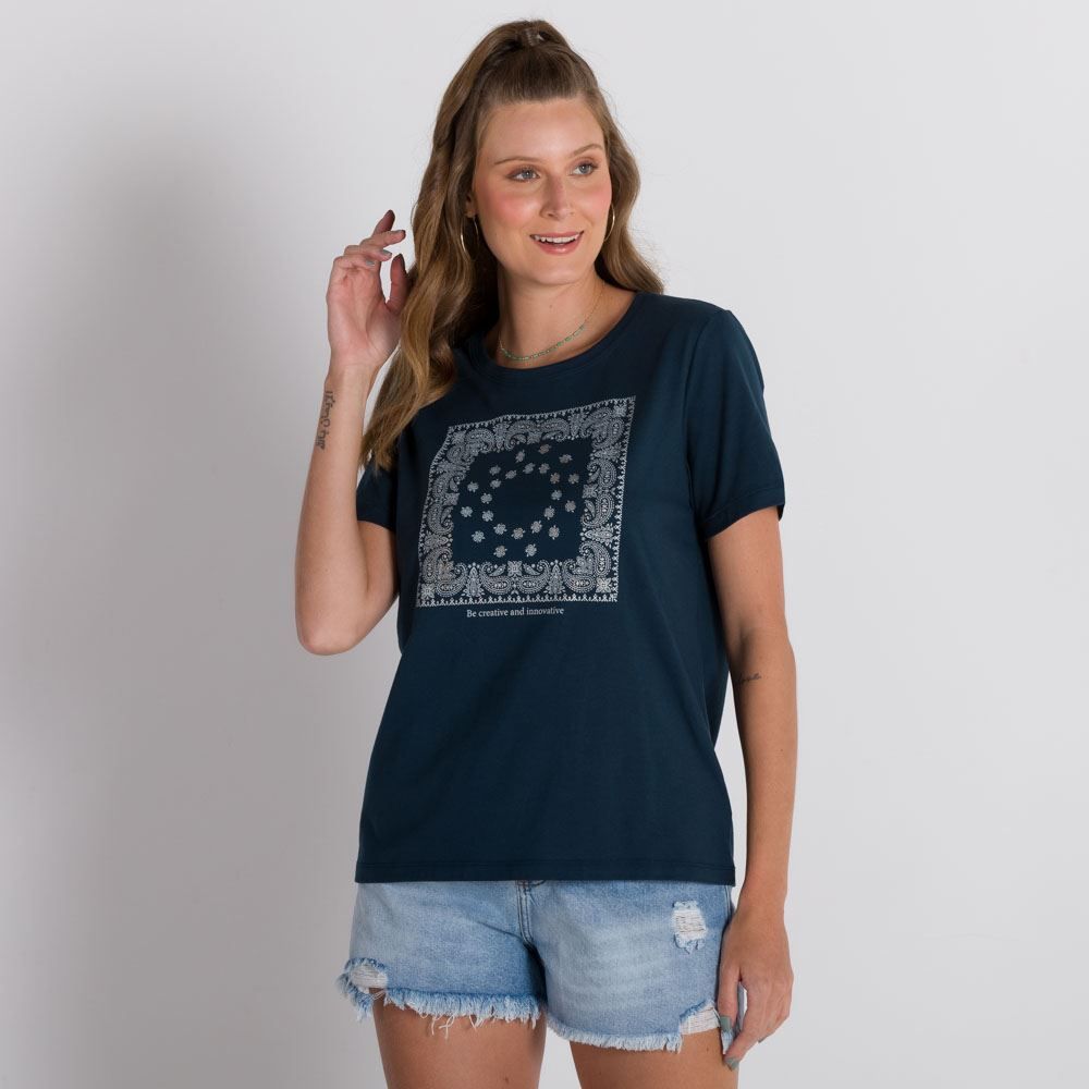 T-Shirt com Quadrado Estampado Patricia Foster