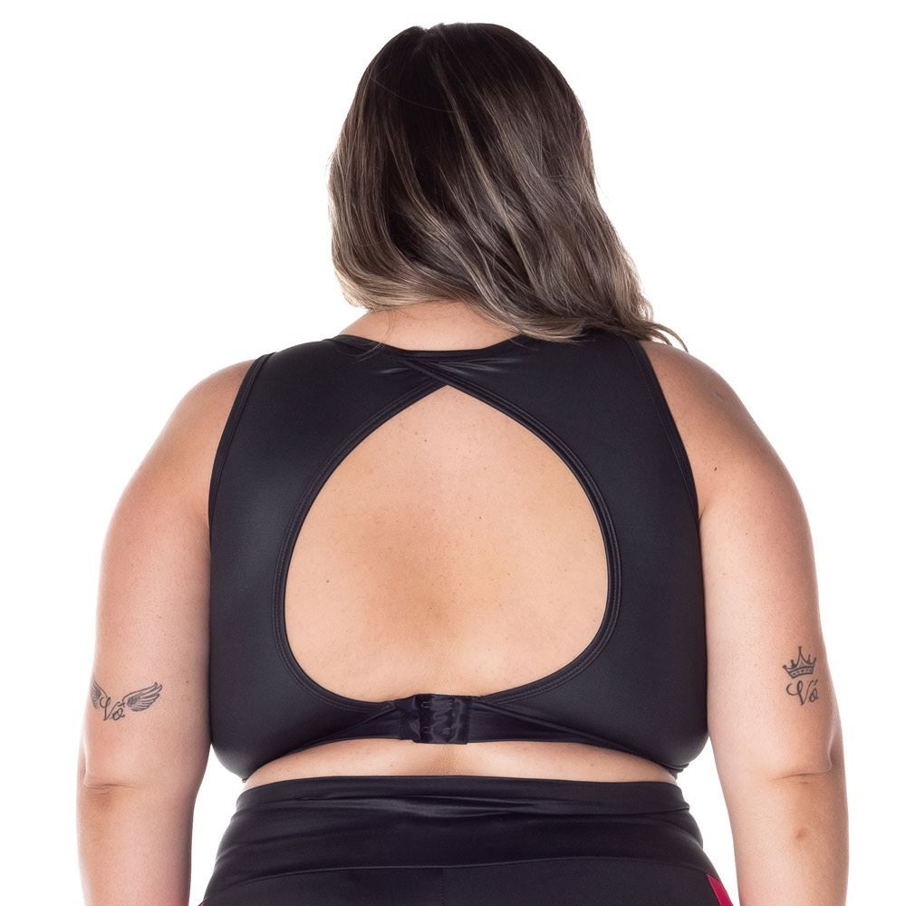 Top Plus Size com Bojo e Recortes Scream