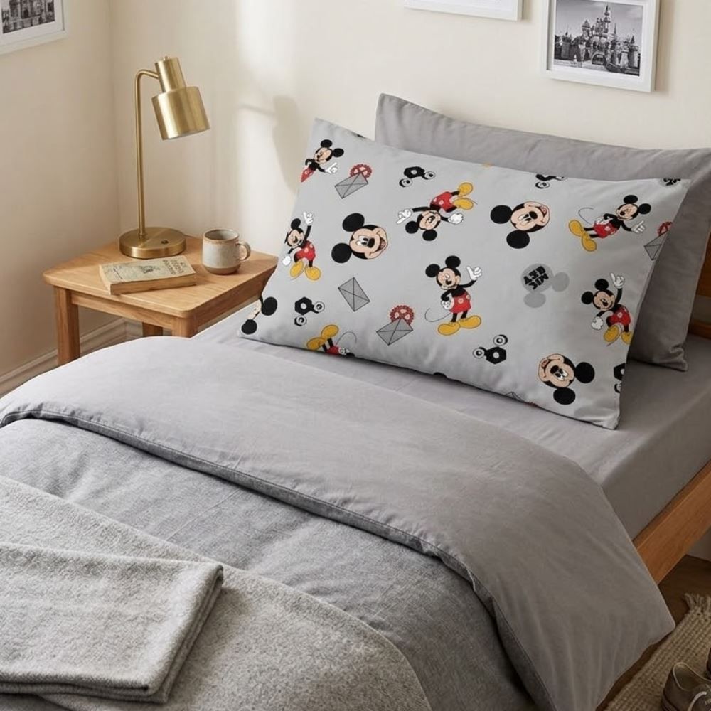 Travesseiro Infantil 100% Poliéster Disney Hedrons - Mickey Work Rotativo